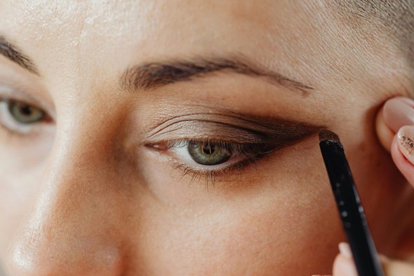 Détatouage et correction du maquillage permanent : retrouvez la beauté